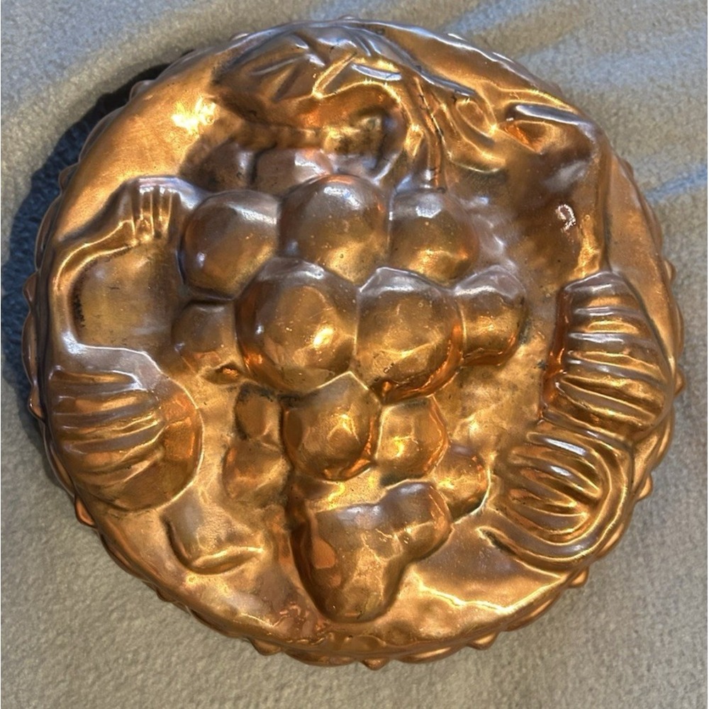 VTG Heavy Copper Tin Lined Round Aspic Jello‎ Mold Hand Hammered 3 5/8"x 10 1/8"